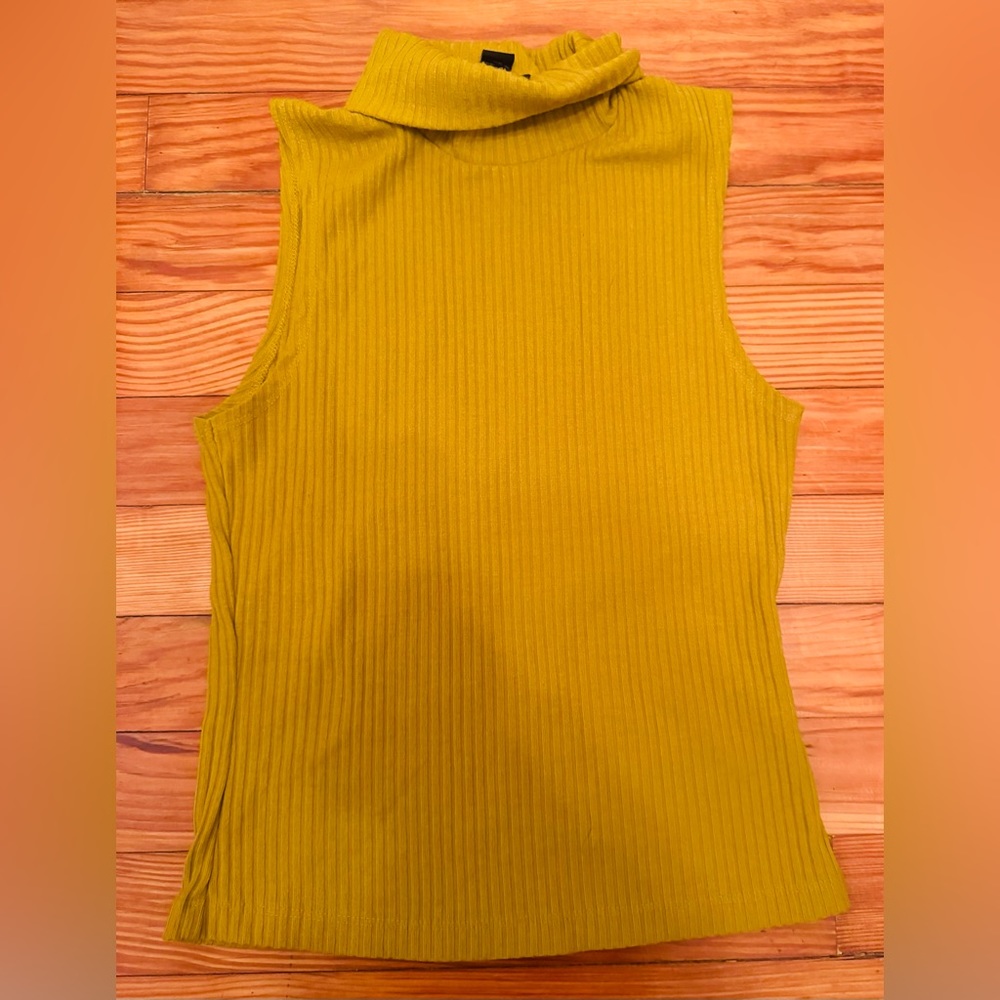FOREVER 21 Turtleneck Shirt